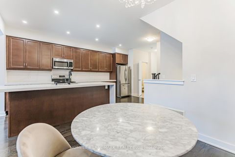 Photo 12 at 62 Helliwell Crescent, Oak Ridges Lake Wilcox, Richmond Hill