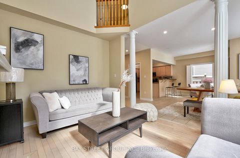 Photo 5 at 43 English Oak Drive, Oak Ridges Lake Wilcox, Richmond Hill