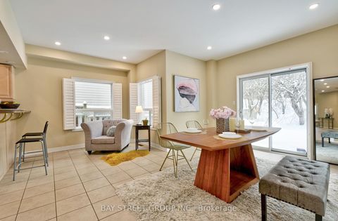 Photo 10 at 43 English Oak Drive, Oak Ridges Lake Wilcox, Richmond Hill