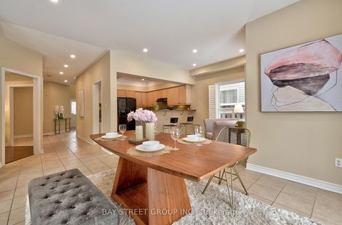 Photo 11 at 43 English Oak Drive, Oak Ridges Lake Wilcox, Richmond Hill