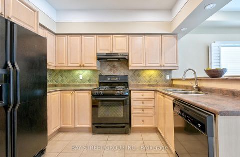 Photo 15 at 43 English Oak Drive, Oak Ridges Lake Wilcox, Richmond Hill