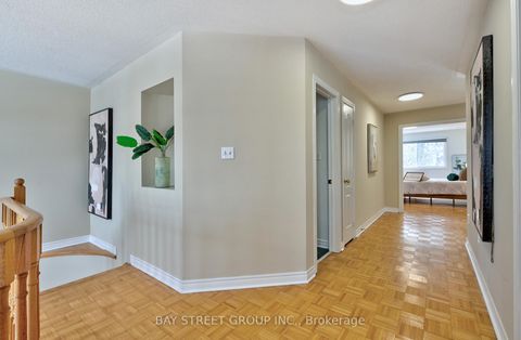 Photo 17 at 43 English Oak Drive, Oak Ridges Lake Wilcox, Richmond Hill