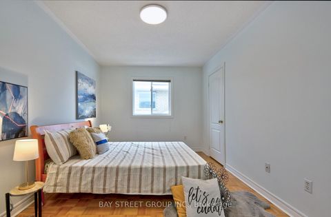 Photo 20 at 43 English Oak Drive, Oak Ridges Lake Wilcox, Richmond Hill