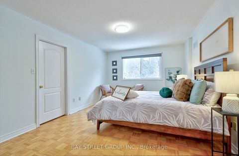 Photo 25 at 43 English Oak Drive, Oak Ridges Lake Wilcox, Richmond Hill