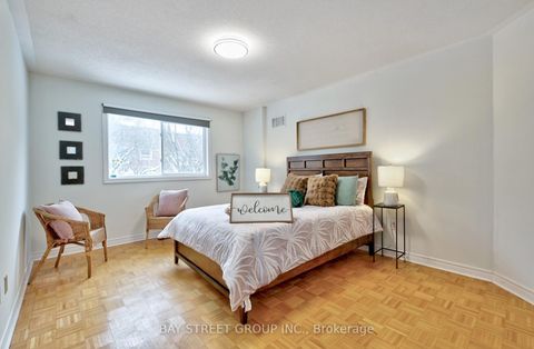 Photo 26 at 43 English Oak Drive, Oak Ridges Lake Wilcox, Richmond Hill