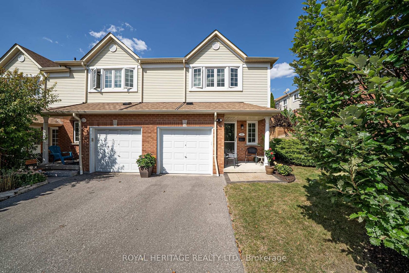 201 - 10 Bassett Boulevard, Pringle Creek, Whitby 