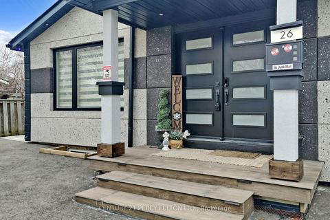 Photo 2 at 26 Farley Crescent, Richview, Toronto