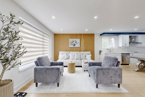 Photo 4 at 26 Farley Crescent, Richview, Toronto