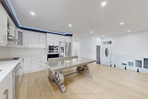 Photo 10 at 26 Farley Crescent, Richview, Toronto