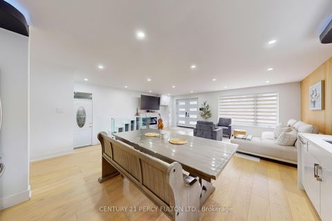 Photo 11 at 26 Farley Crescent, Richview, Toronto