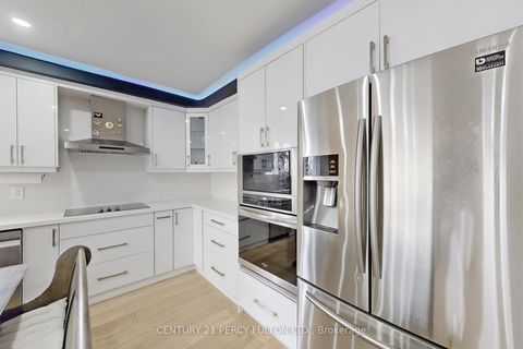 Photo 13 at 26 Farley Crescent, Richview, Toronto