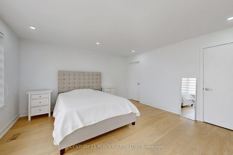 Photo 16 at 26 Farley Crescent, Richview, Toronto