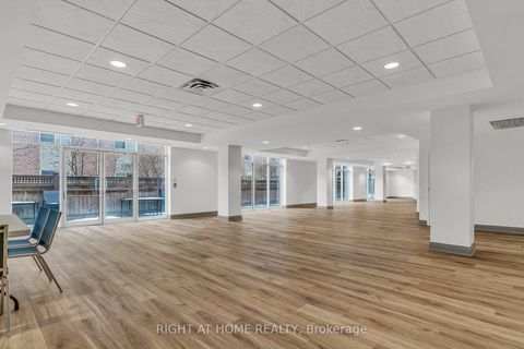 Photo 2 at 607 - 650 Lawrence Avenue W, Lawrence, Toronto