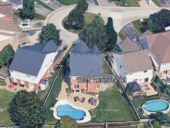 Photo 1 at 1225 Leacock Court, Taunton, Oshawa