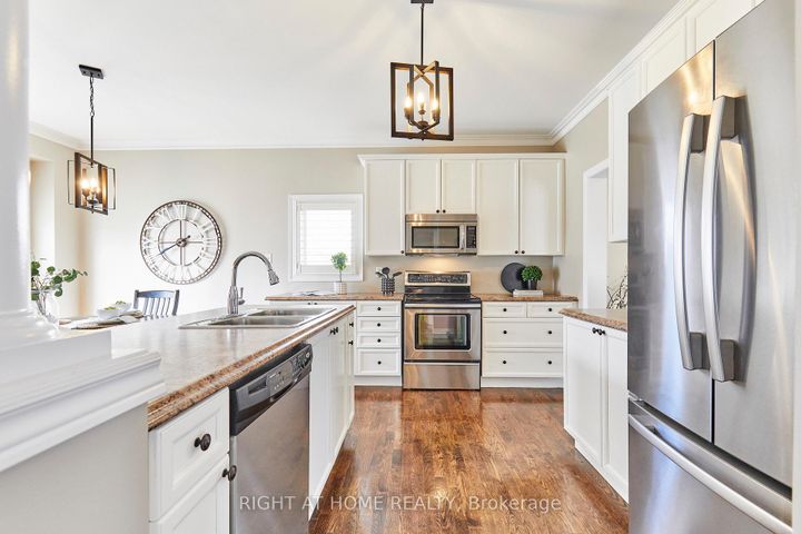 Photo 14 at 1225 Leacock Court, Taunton, Oshawa