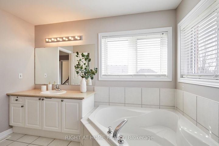 Photo 30 at 1225 Leacock Court, Taunton, Oshawa