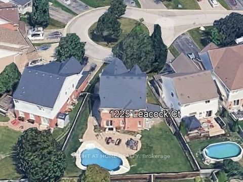 Photo 1 at 1225 Leacock Court, Taunton, Oshawa