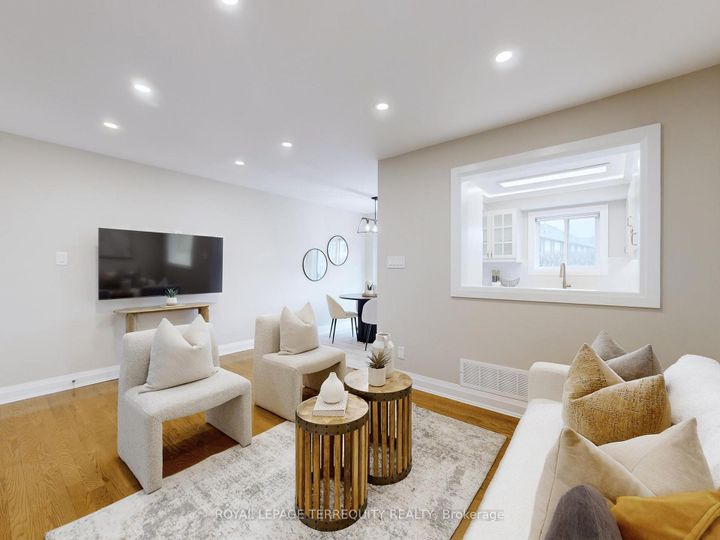 Photo 7 at 122 - 455 Apache Court, Hurontario, Mississauga