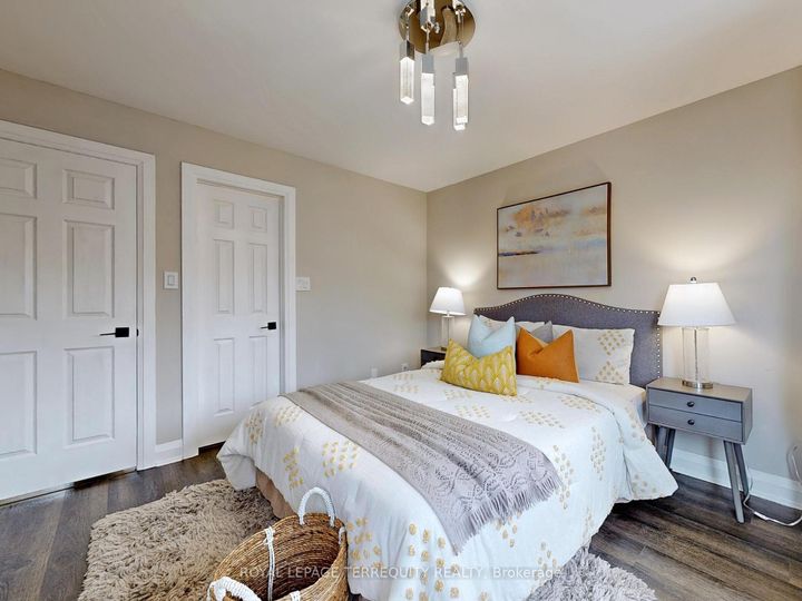 Photo 17 at 122 - 455 Apache Court, Hurontario, Mississauga