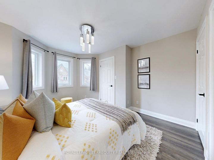 Photo 19 at 122 - 455 Apache Court, Hurontario, Mississauga