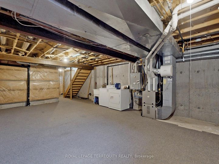 Photo 32 at 122 - 455 Apache Court, Hurontario, Mississauga