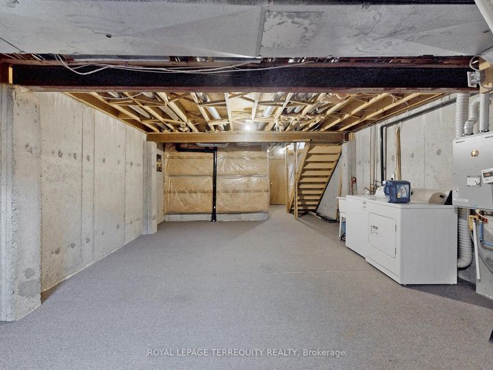 Photo 33 at 122 - 455 Apache Court, Hurontario, Mississauga