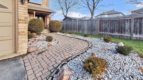 Photo 2 at 1166 Oriole Crescent, Alcona, Innisfil