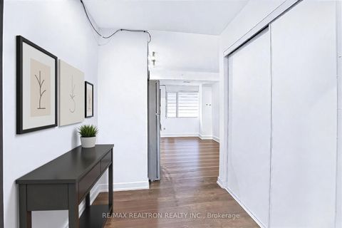 Photo 4 at 510 - 56 Lakeside Terrace, Little Lake, Barrie