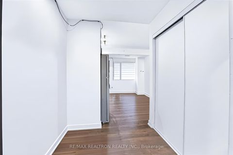 Photo 5 at 510 - 56 Lakeside Terrace, Little Lake, Barrie