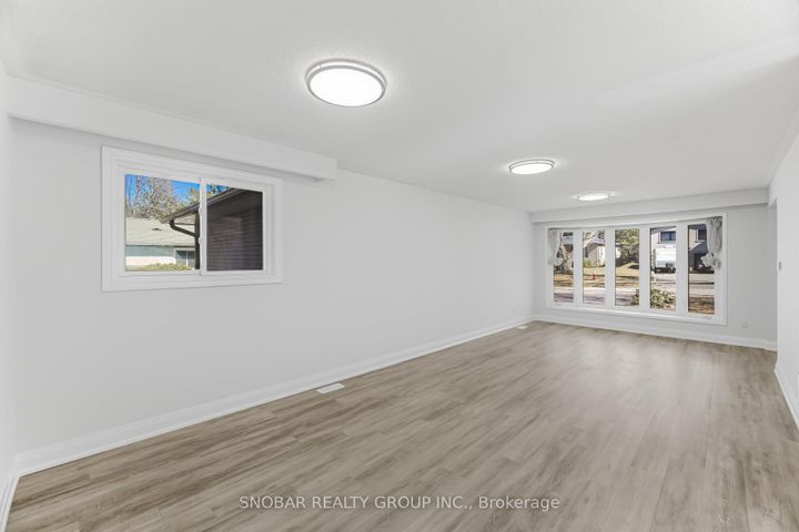 Photo 6 at 3422 Credit Heights Drive, Erindale, Mississauga