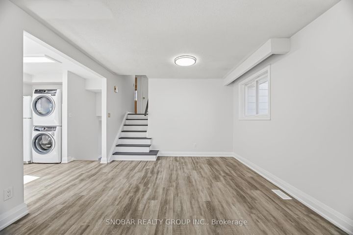 Photo 7 at 3422 Credit Heights Drive, Erindale, Mississauga