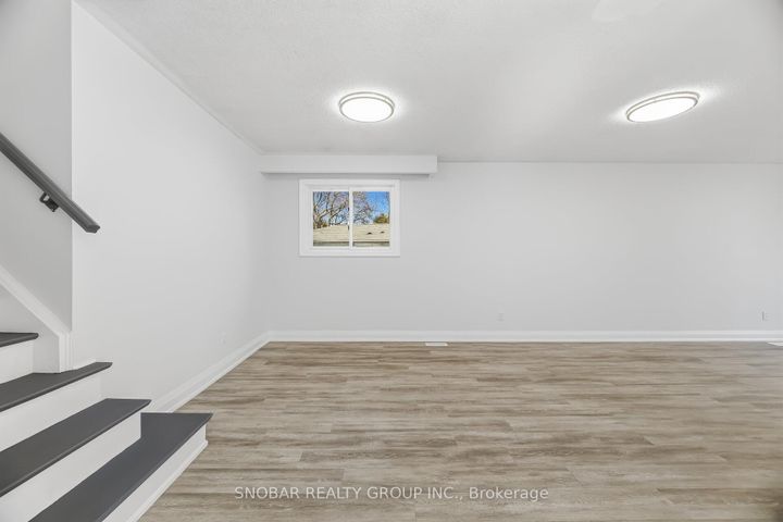 Photo 8 at 3422 Credit Heights Drive, Erindale, Mississauga