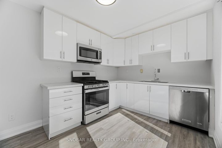 Photo 12 at 3422 Credit Heights Drive, Erindale, Mississauga