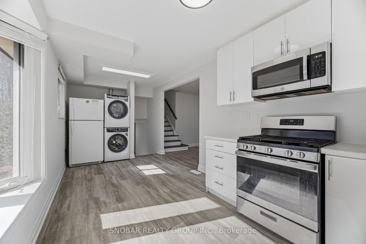 Photo 13 at 3422 Credit Heights Drive, Erindale, Mississauga