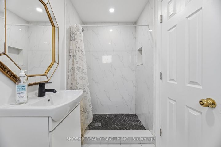 Photo 19 at 3422 Credit Heights Drive, Erindale, Mississauga