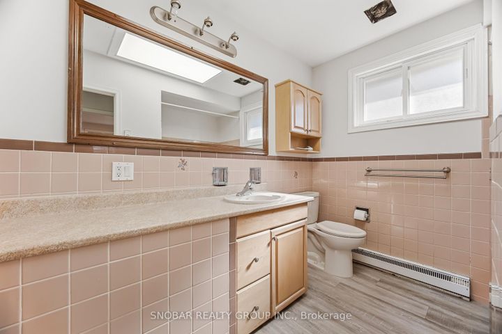 Photo 24 at 3422 Credit Heights Drive, Erindale, Mississauga