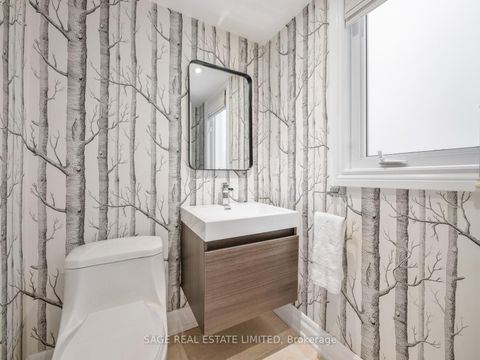 Photo 5 at 137 Willow Avenue, The Beaches, Toronto