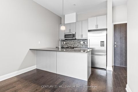 Photo 9 at 419 - 15277 Yonge Street, Aurora Village, Aurora