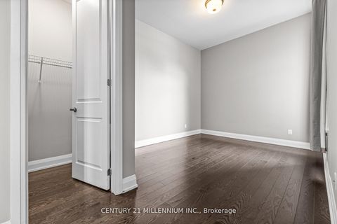 Photo 15 at 419 - 15277 Yonge Street, Aurora Village, Aurora