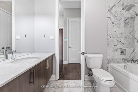 Photo 20 at 419 - 15277 Yonge Street, Aurora Village, Aurora