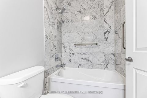 Photo 21 at 419 - 15277 Yonge Street, Aurora Village, Aurora