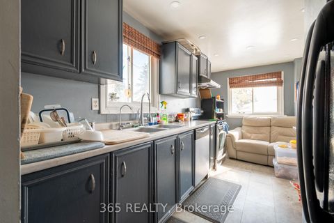 Photo 8 at 35 Corbett Drive, Grove East, Barrie