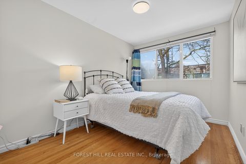 Photo 12 at 4 Yetta Shepway, Don Valley Village, Toronto