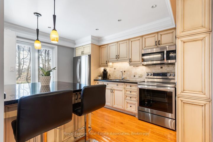 Photo 15 at 25 - 2766 Folkway Drive, Erin Mills, Mississauga