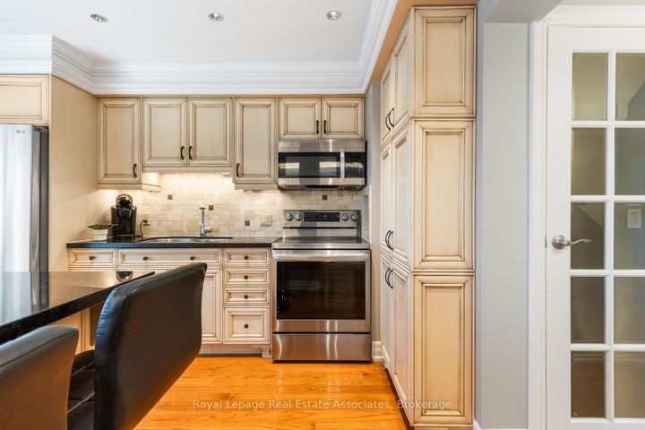 Photo 17 at 25 - 2766 Folkway Drive, Erin Mills, Mississauga