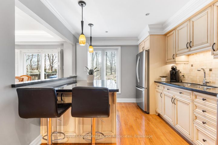 Photo 18 at 25 - 2766 Folkway Drive, Erin Mills, Mississauga