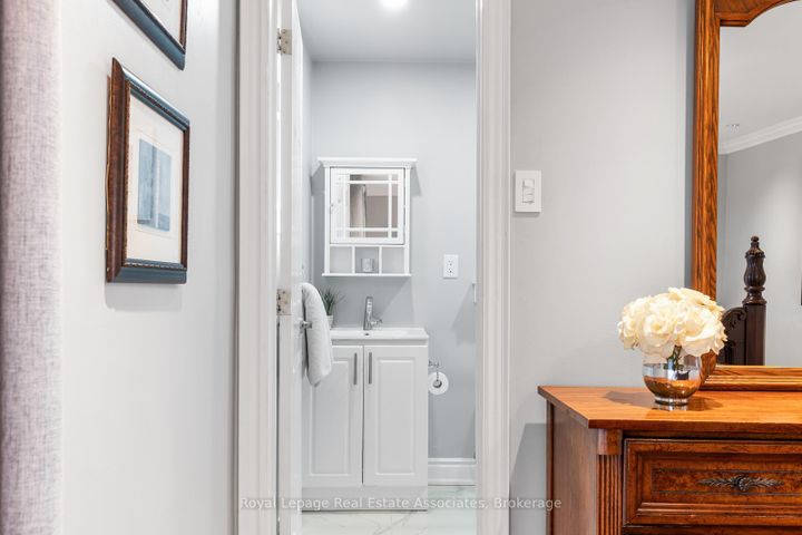 Photo 23 at 25 - 2766 Folkway Drive, Erin Mills, Mississauga