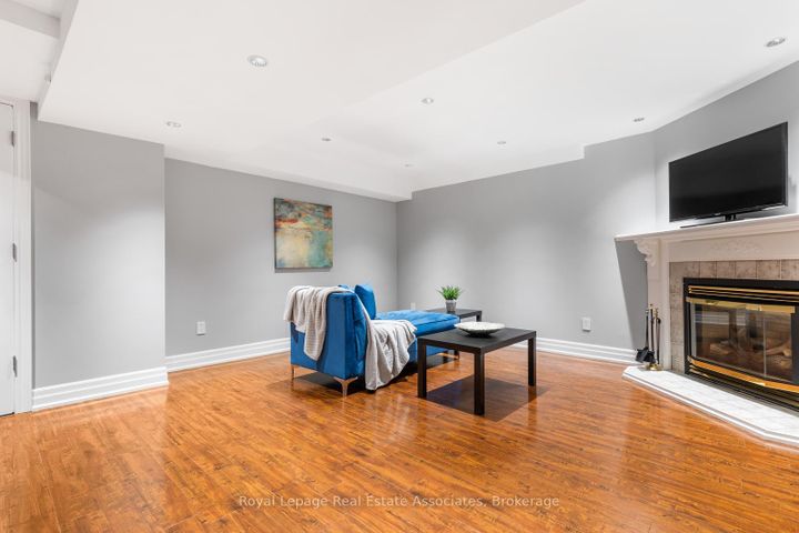 Photo 31 at 25 - 2766 Folkway Drive, Erin Mills, Mississauga