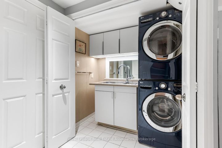 Photo 35 at 25 - 2766 Folkway Drive, Erin Mills, Mississauga