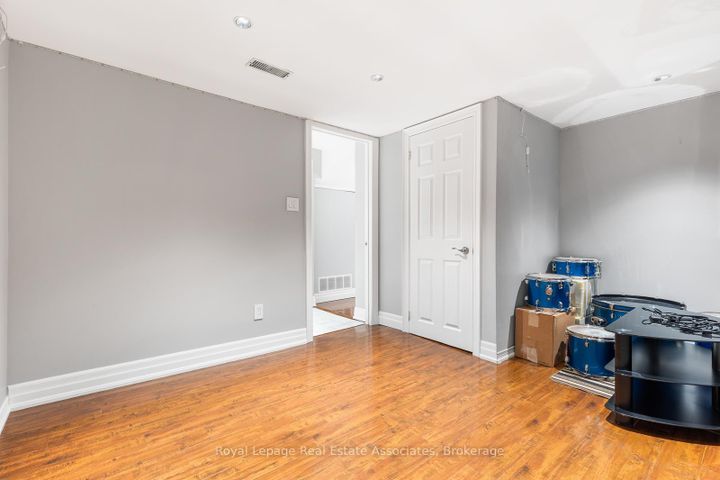 Photo 37 at 25 - 2766 Folkway Drive, Erin Mills, Mississauga